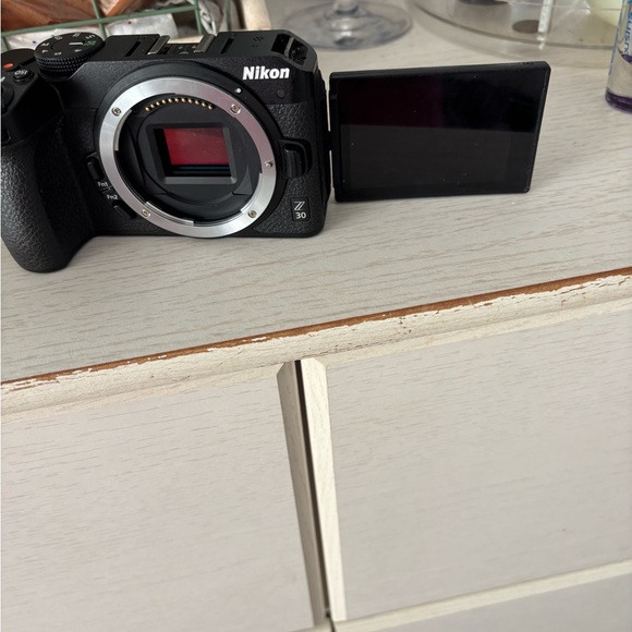 Nikon Z30 Mirrorless Camera - Black